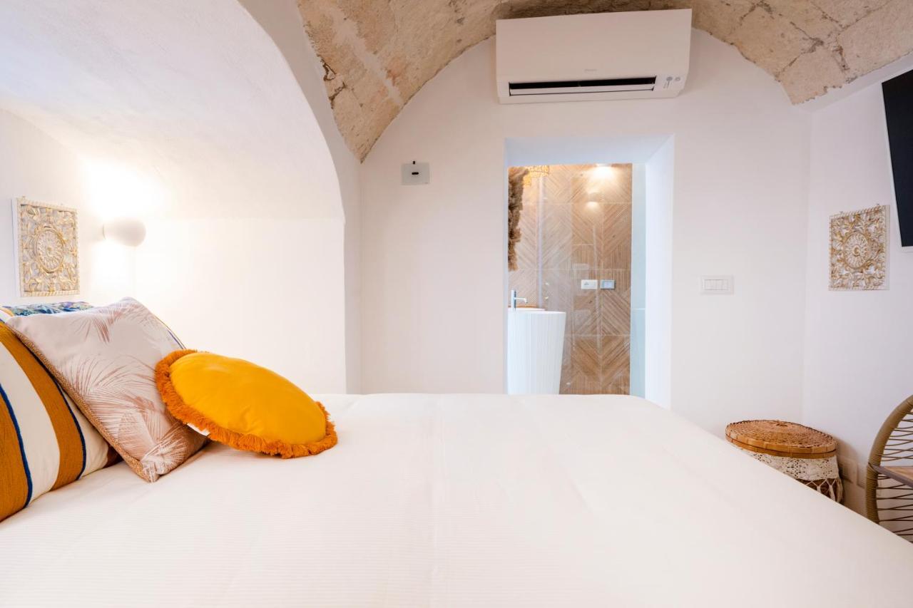 Apulia Charming Suites - Casa Lonfo Suite Sole Монополи Экстерьер фото