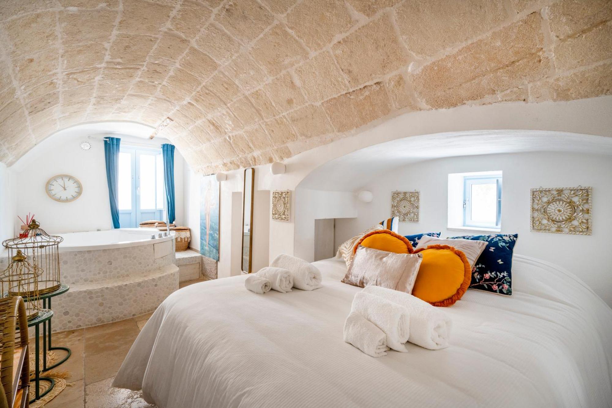 Apulia Charming Suites - Casa Lonfo Suite Sole Монополи Экстерьер фото